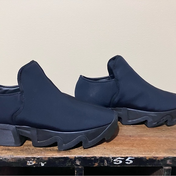 WES I Black Low Top Sneaker Girls-Women's - Picture 3 of 7